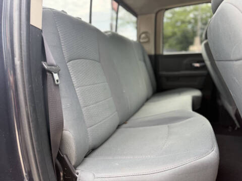 2017 RAM 1500 SLT