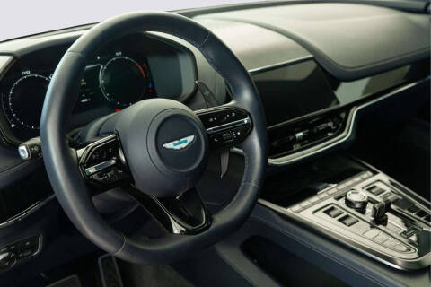 2025 Aston Martin DBX 707