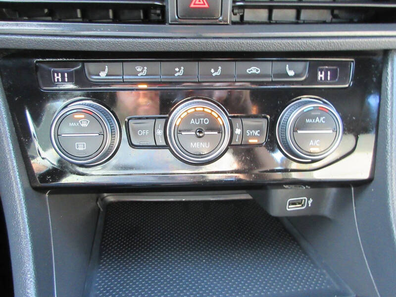 2019 Volkswagen Jetta R-Line