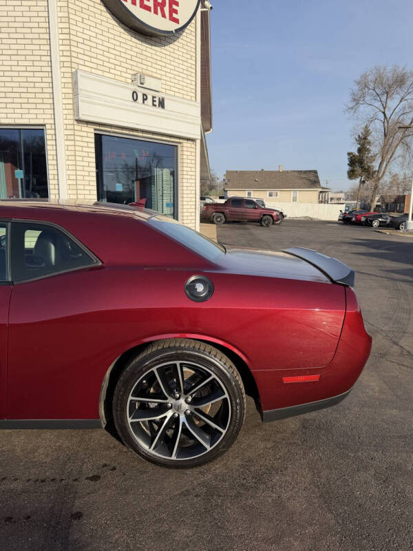 2018 Dodge Challenger 392 HEMI Scat Pack Shaker