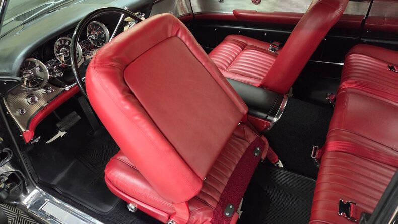 1962 Ford Thunderbird
