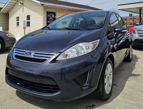 2013 Ford Fiesta for sale at Adan Auto Credit in Effingham IL