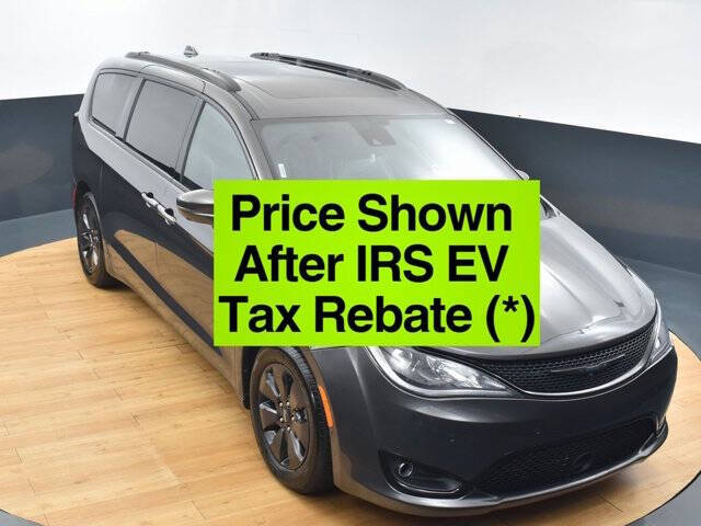 Used 2020 Chrysler Pacifica Hybrid Limited with VIN 2C4RC1N70LR166071 for sale in Conshohocken, PA