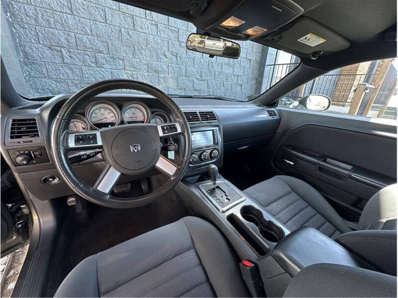 2010 Dodge Challenger SE