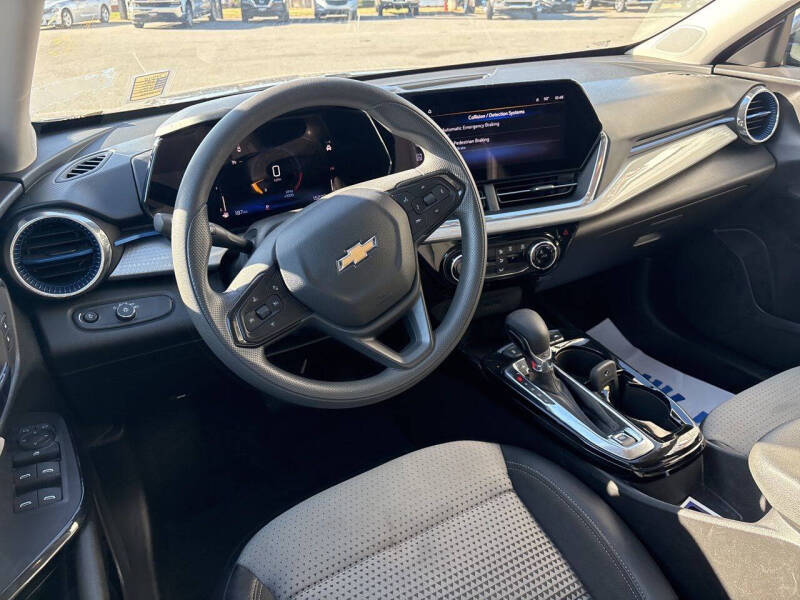 2025 Chevrolet Trax LT