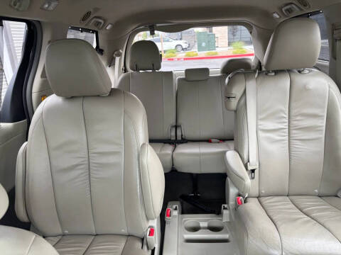 2011 Toyota Sienna