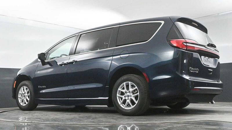 2024 Chrysler Pacifica Touring