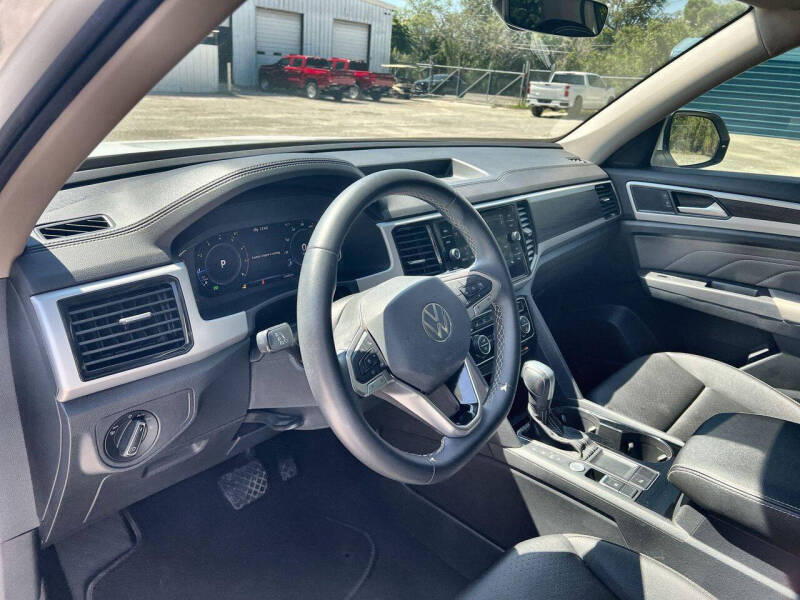2023 Volkswagen Atlas SE