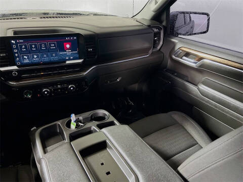 2024 GMC Sierra 1500 Elevation Standard