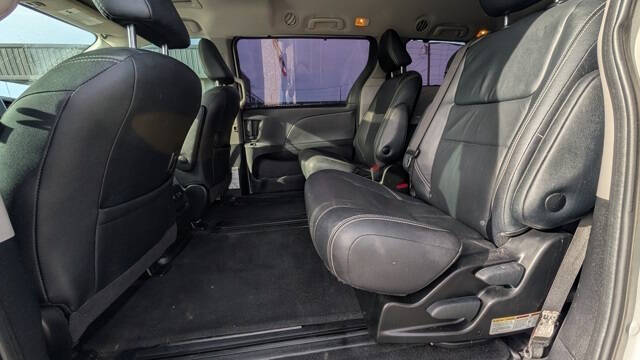 2018 Toyota Sienna SE Premium 8-Passenger