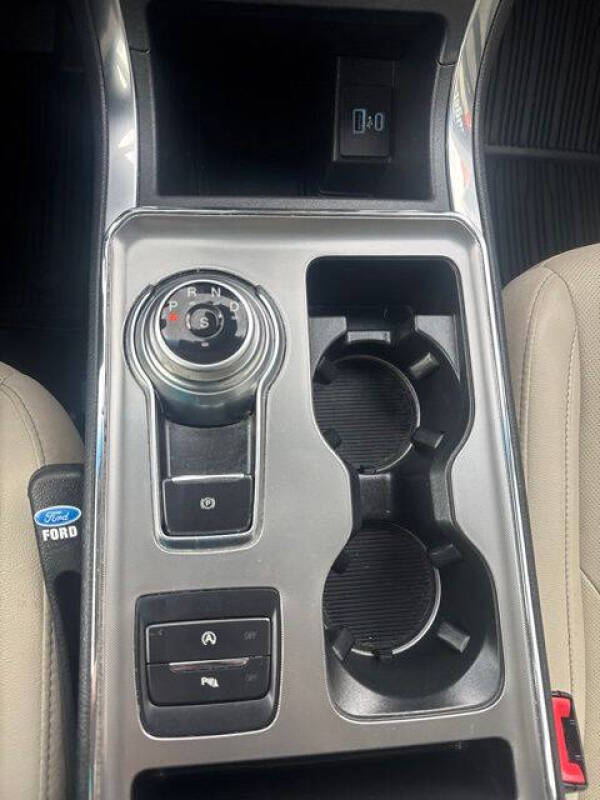2022 Ford Edge Titanium