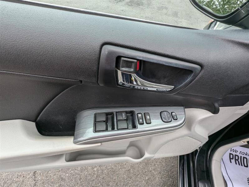 2014 Toyota Camry Hybrid LE