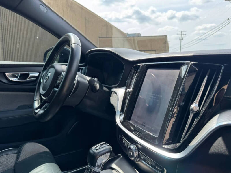 2020 Volvo S60 T5 R-Design