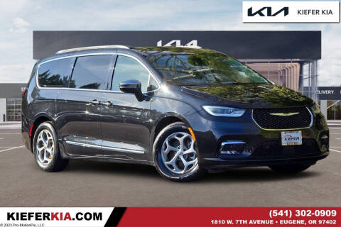 2022 Chrysler Pacifica for sale at Kiefer Kia in Eugene OR