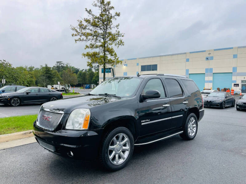 2010 GMC Yukon Denali photo 2