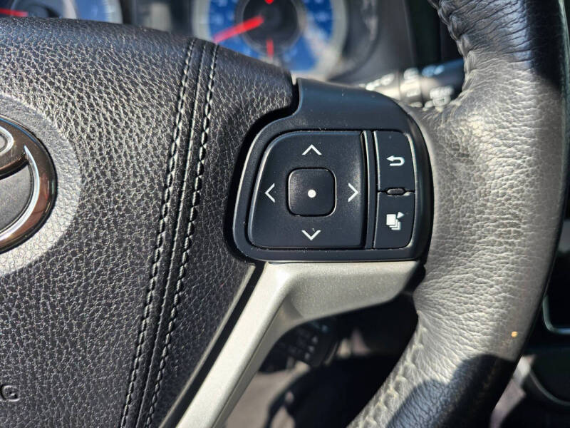 2017 Toyota Sienna SE 8-Passenger