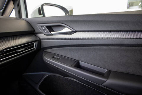 2025 Volkswagen Golf GTI SE