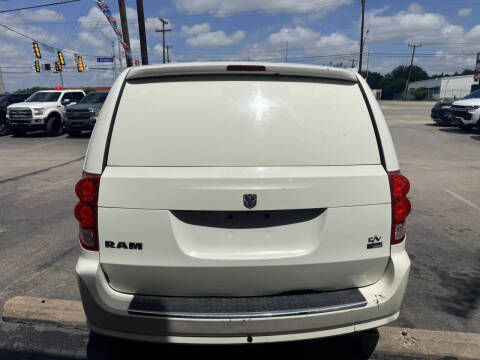 2012 RAM C/V