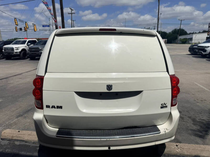 2012 RAM C/V