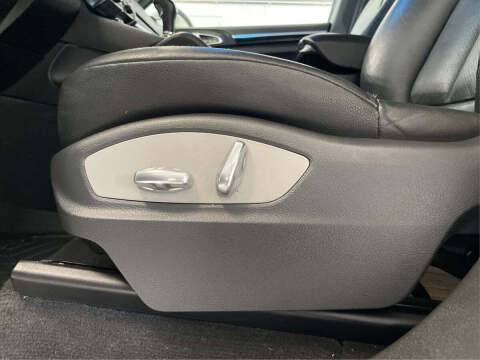 2014 Porsche Cayenne Platinum