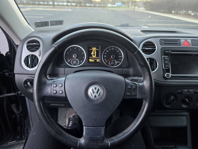2010 Volkswagen Tiguan SEL
