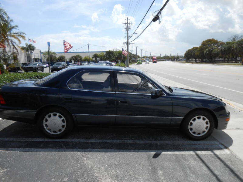 1996 Lexus LS 400