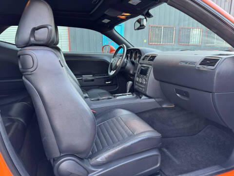 2012 Dodge Challenger R/T Plus