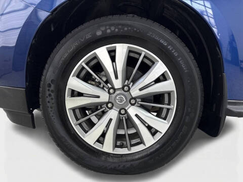2020 Nissan Pathfinder SV