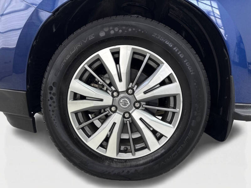 2020 Nissan Pathfinder SV