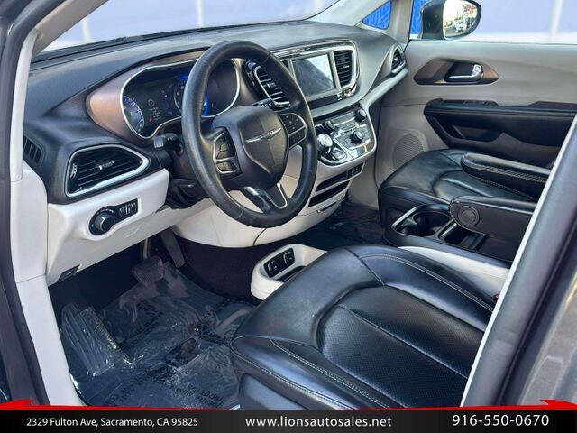 2020 Chrysler Voyager LXi