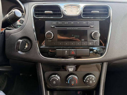 2014 Chrysler 200 LX