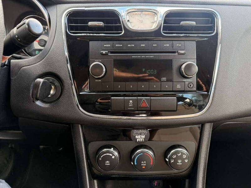 2014 Chrysler 200 LX