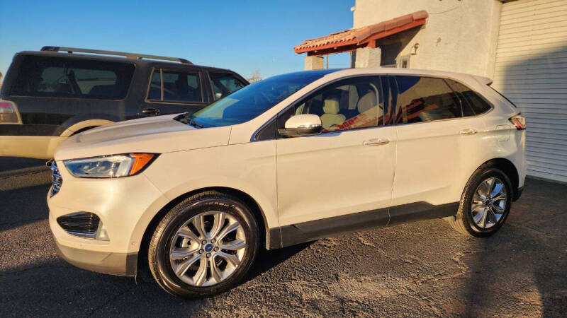 2019 Ford Edge Titanium's photo
