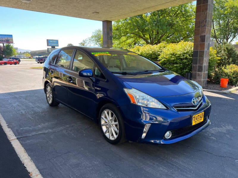 2013 Toyota Prius v Five