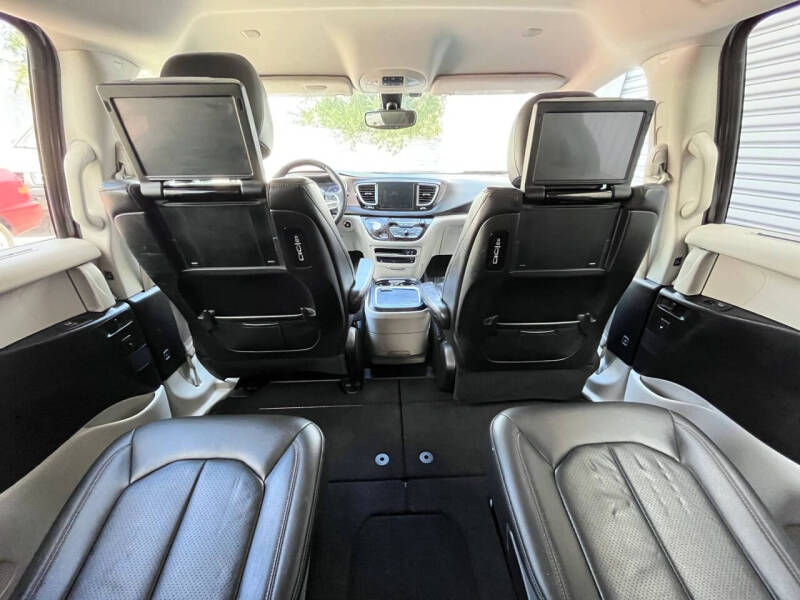 2017 Chrysler Pacifica Touring-L Plus