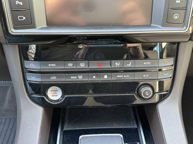 2018 Jaguar F-PACE 25t Prestige