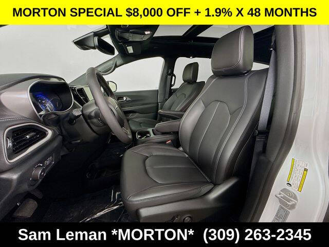 2026 Chrysler Pacifica Select