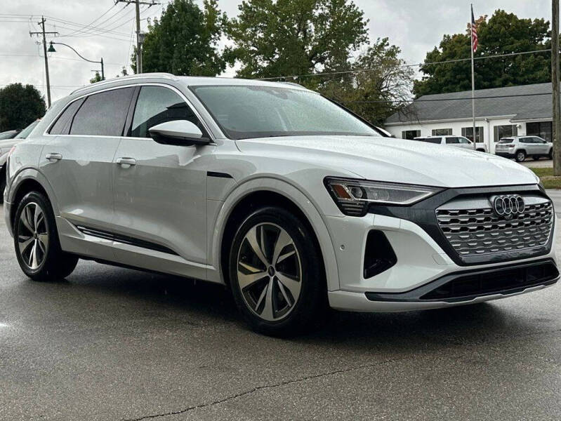 2024 Audi Q8 e-tron quattro Premium Plus