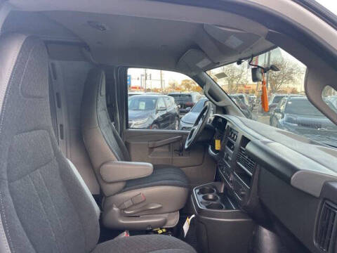 2025 Chevrolet Express 2500