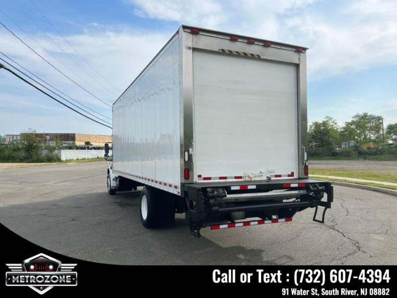 2016 Freightliner M2 106