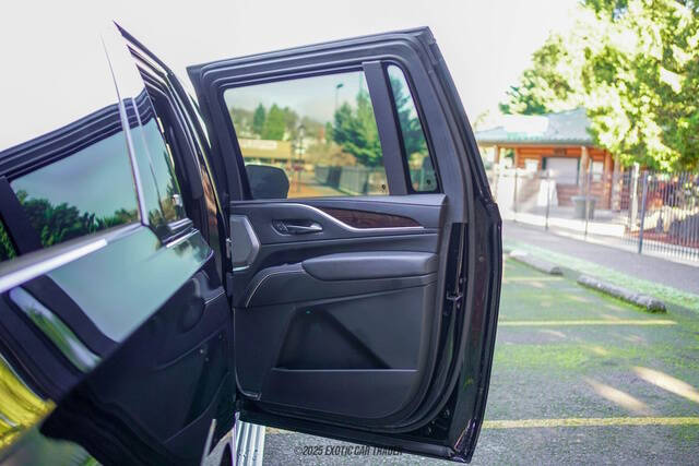 2023 Cadillac Escalade ESV Sport Platinum