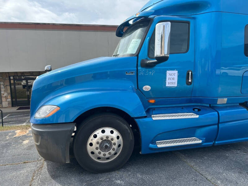 2019 International LT625