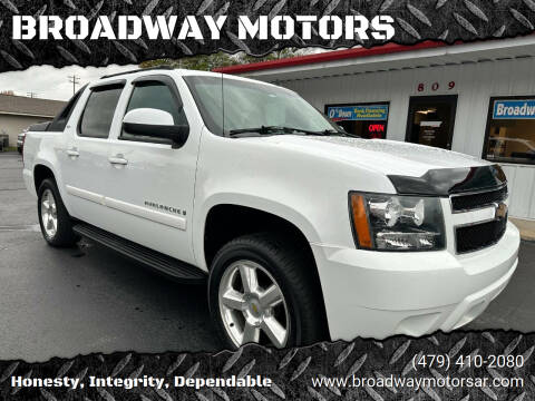 2007 Chevrolet Avalanche for sale at BROADWAY MOTORS in Van Buren AR