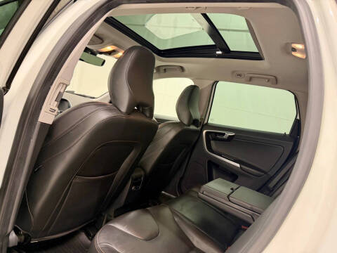 2017 Volvo XC60 T6 Dynamic