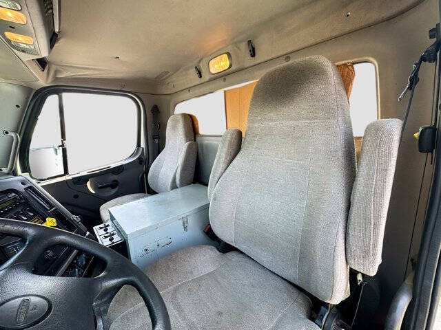 2016 Freightliner 114 SD