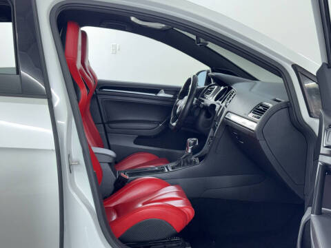 2016 Volkswagen Golf R 4Motion