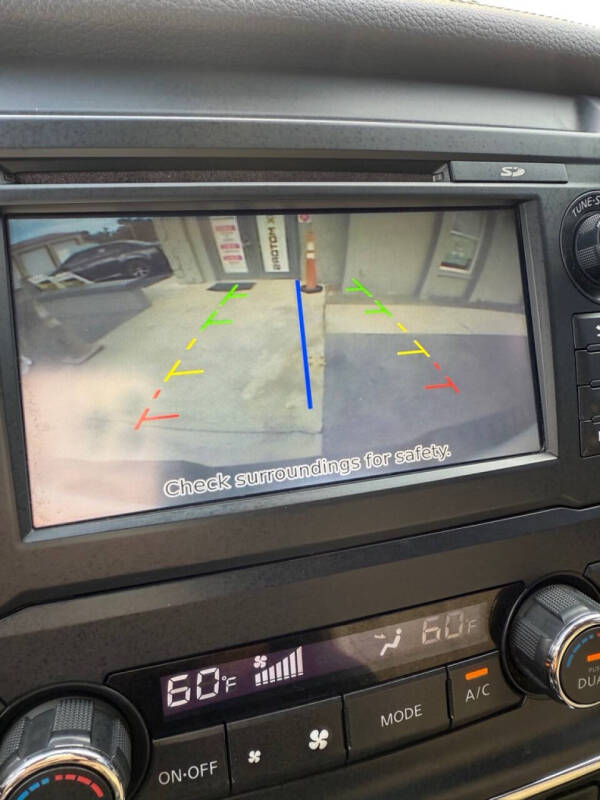 2017 Nissan Titan SV