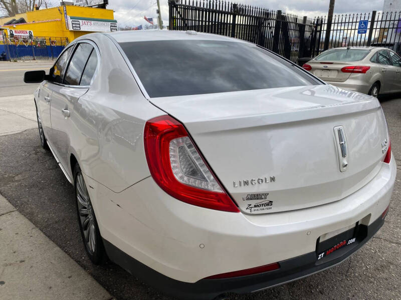 2014 Lincoln MKS
