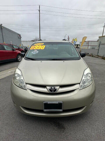 2008 Toyota Sienna for sale at BROS AUTO GROUP LLC in Salinas CA