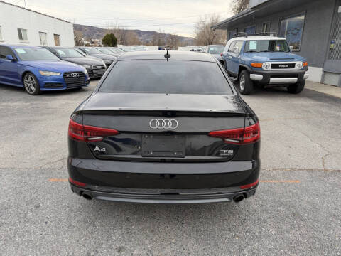 2017 Audi A4 2.0T quattro Prestige